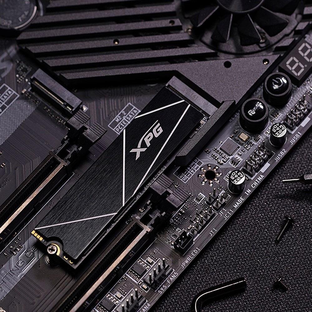 SSD XPG S70 Blade, 512GB, M.2 NVMe, PCIe Gen4x4, Leitura: 7200MB/s e Gravação: 2600MB/s, Preto - AGAMMIXS70B-512G-CS SSD XPG S70 Blade, 512GB, M.2 NVMe, PCIe Gen4x4, Leitura: 7200MB/s e Gravação: 2600MB/s, Preto - AGAMMIXS70B-512G-CS