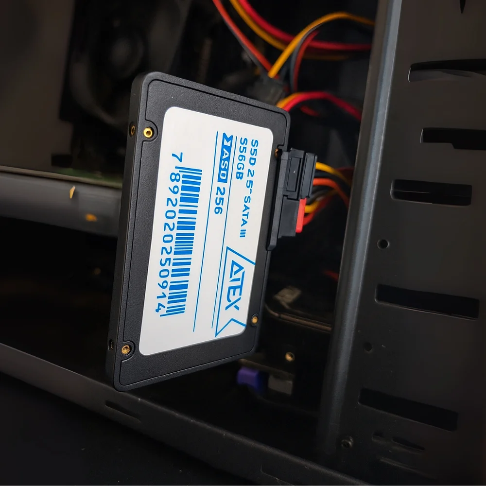 SSD Sata Iii 2.5" 256gb Leitura de até 550 MB/s, Gravação de até 450 MB/s Aitek - Asd-256